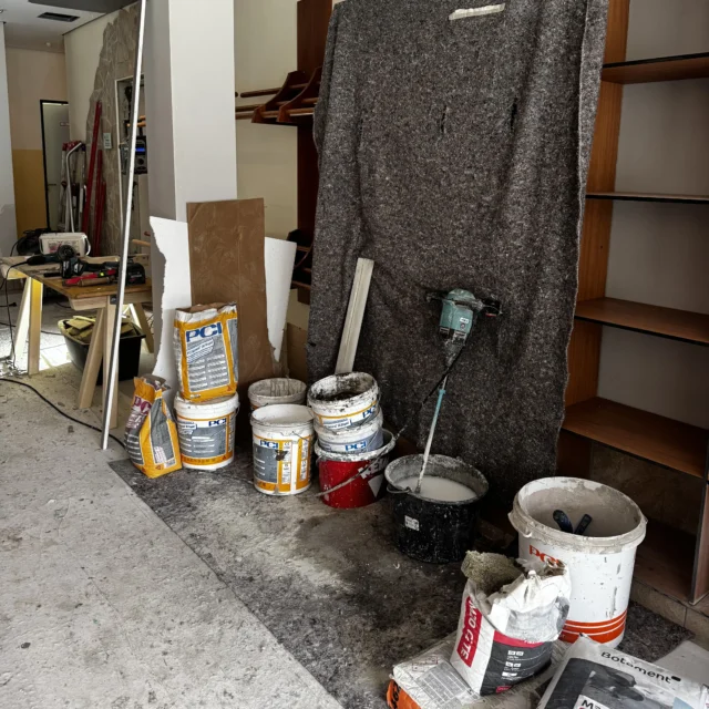 Material und Arbeitsmittel vor dem Dampfbad.